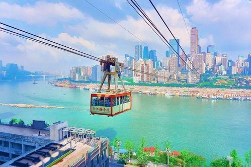 索道抓拍吃瓜图片,高空中的吃瓜瞬间，趣味十足！