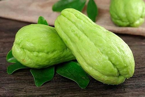 老外吃佛手瓜叶,老外品尝佛手瓜叶的独特风味